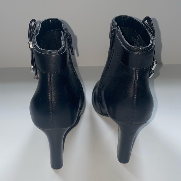 Ralph Lauren Black Leather Brinly Heeled Ankle Boots Booties 7.5 - Picture 4 of 9
